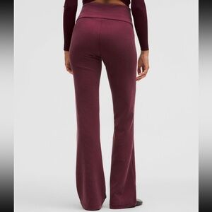 NWT $128 Lululemon Ribbed Softstreme Flared Pant *Regular Garnet